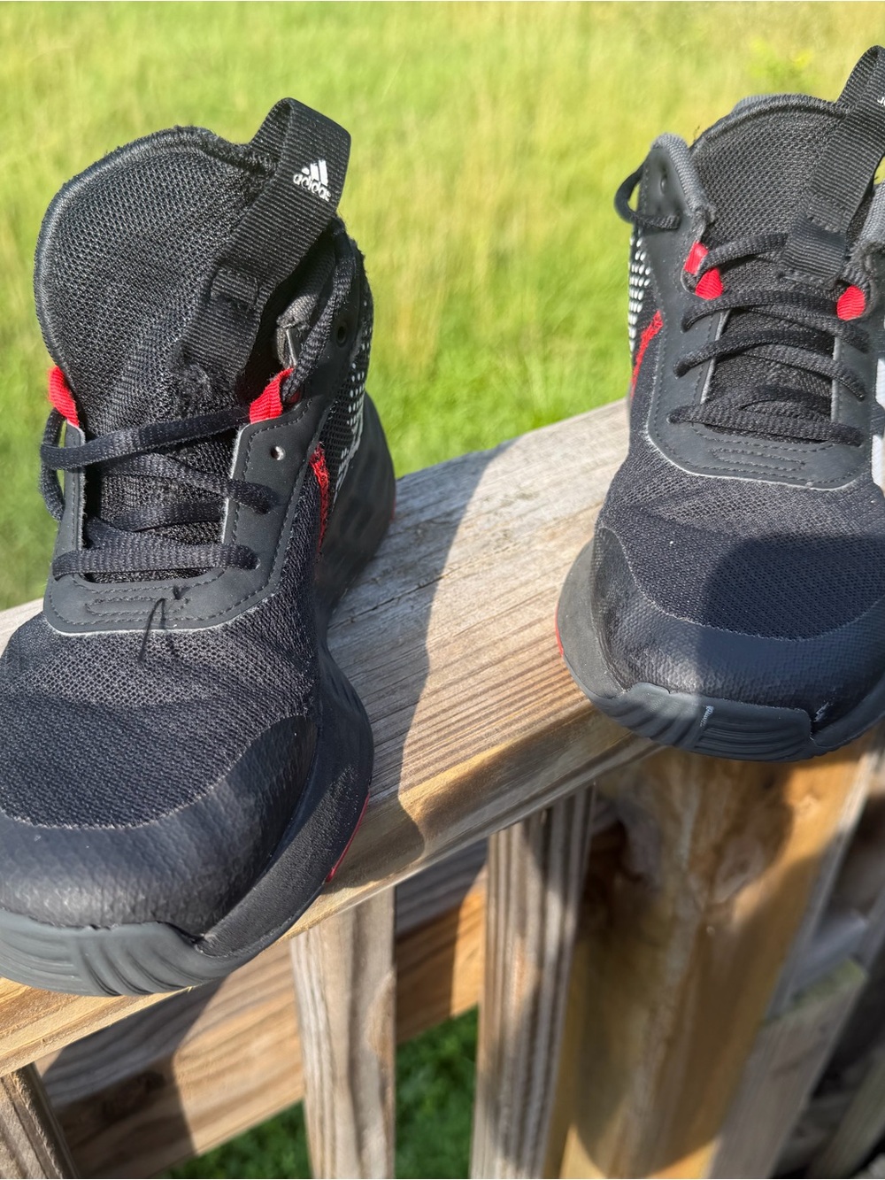 Adidas Lightmotion Kids Athletic Sneakers Size 3 Black Red White